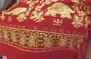 女仆悄悄潜入房间黑人，它是由一个大家伙处罚